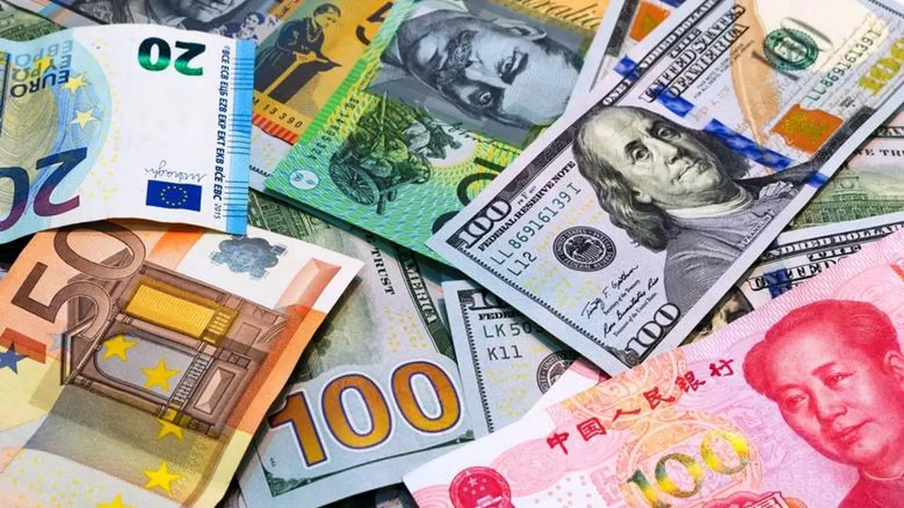 تباين أسعار العملات العربية والأجنبية في ختام تعاملات البنوك يوم الإثنين